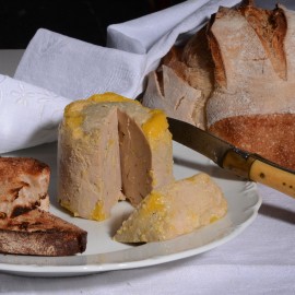 Foie gras de canard entier médaille d'argent 2020 et or 2019 au Concours Général Agricole de Paris. Fabriqué en Aveyron